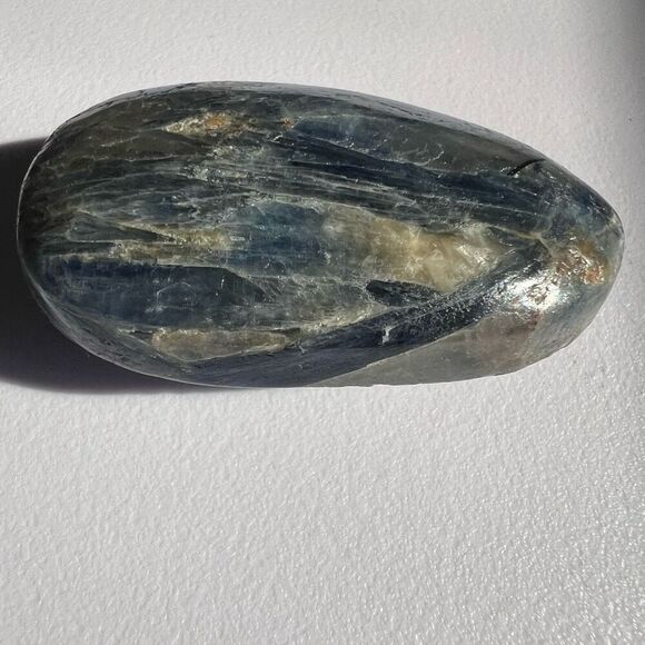 Blue Kyanite Crystal‎ Meditation Palmstone (#5) - Picture 3 of 10